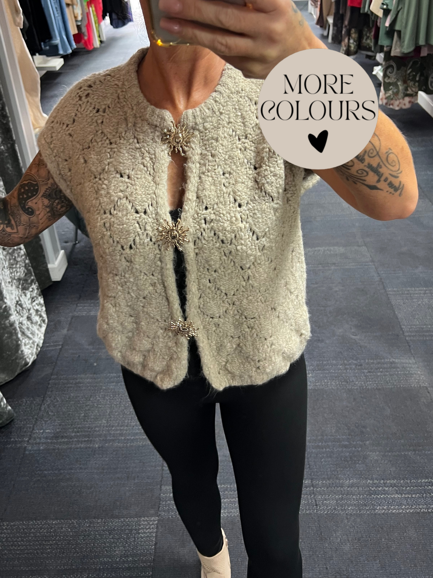 Sun Brooch Sleeveless Cardigan