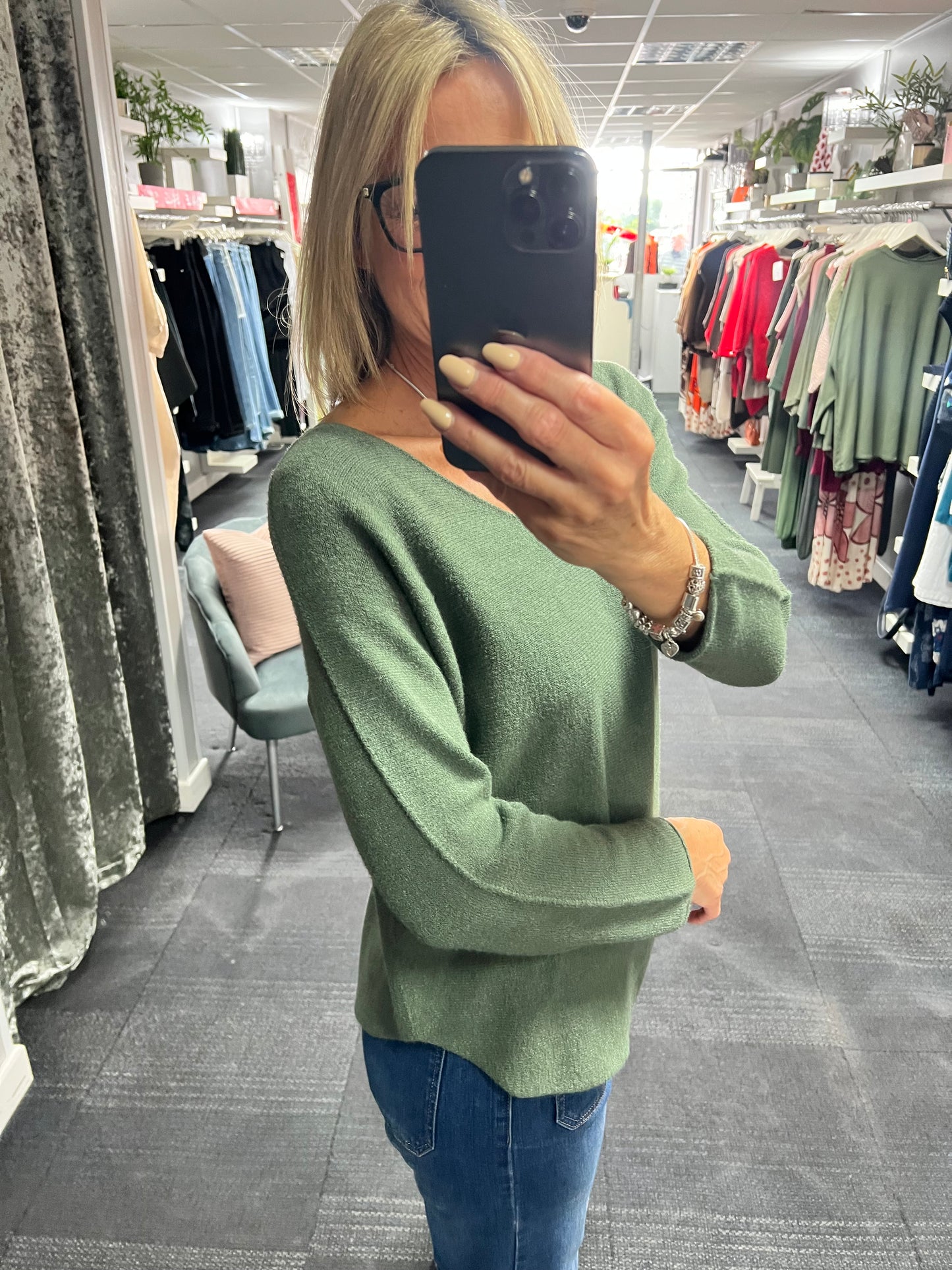 V Neck Classic Knit
