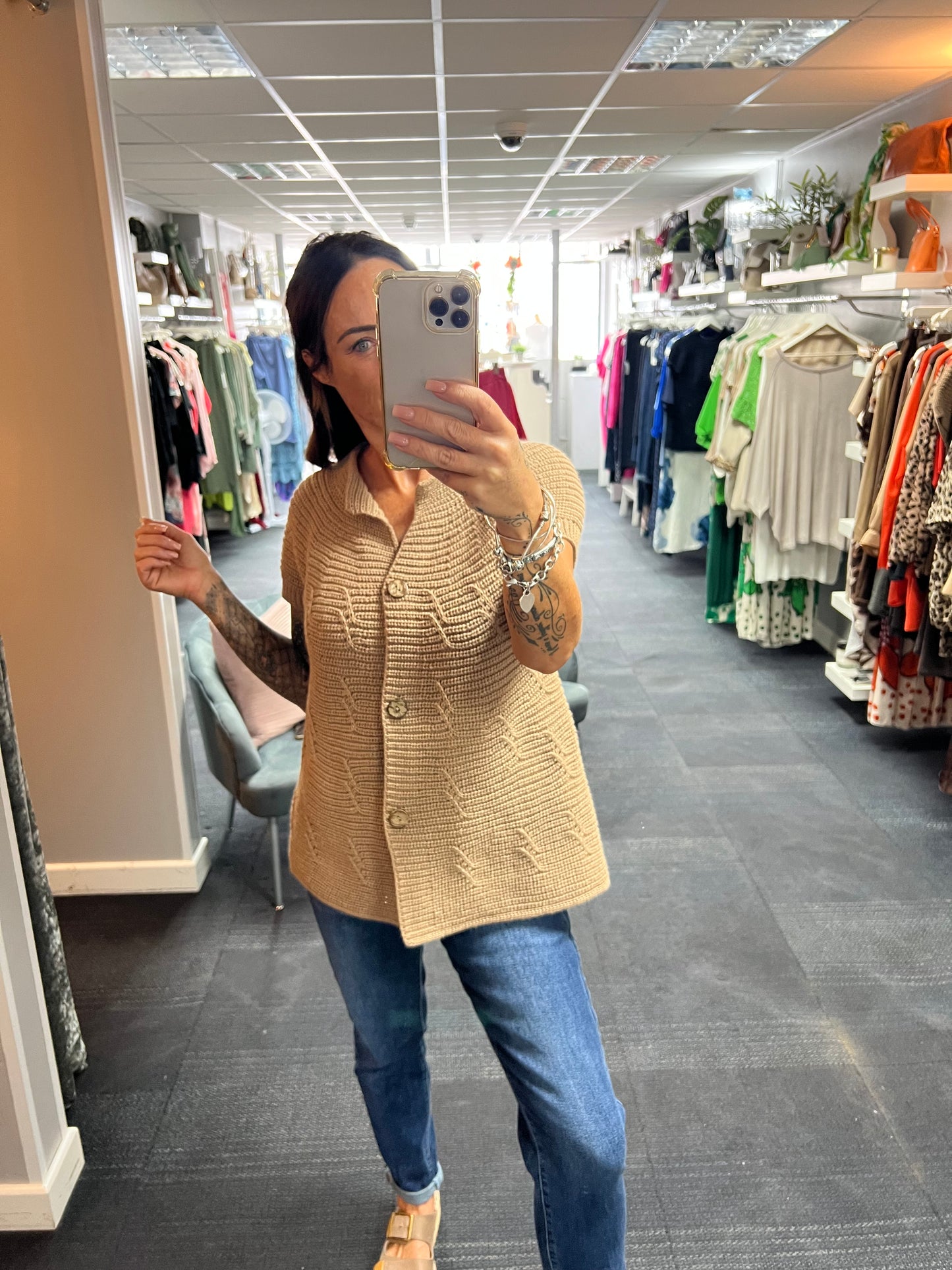 Chunky Sleeveess Cardigan