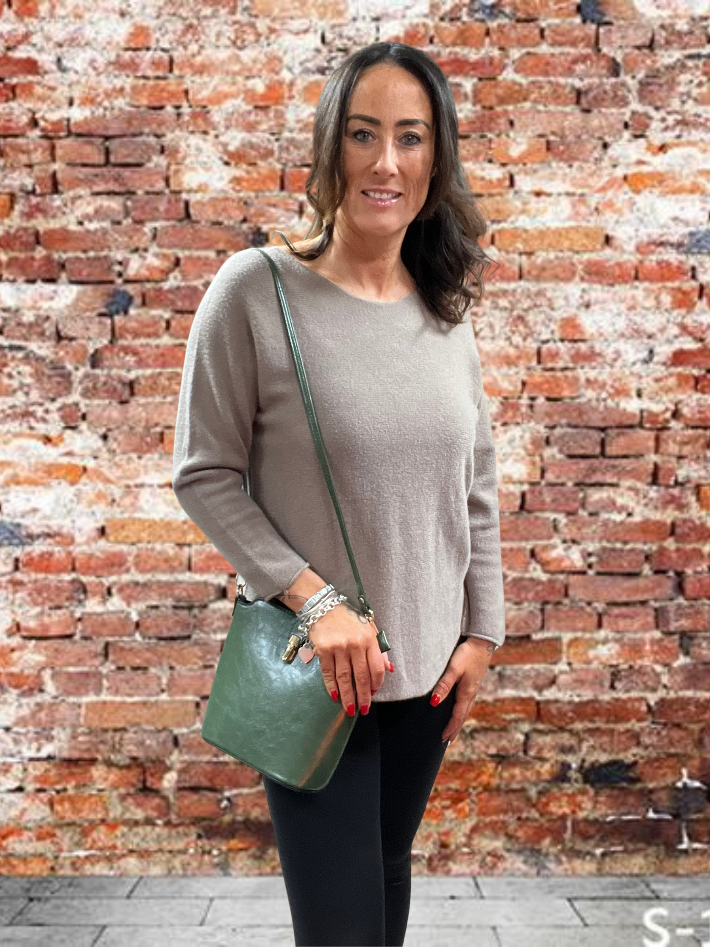 Round Neck Classic Knit