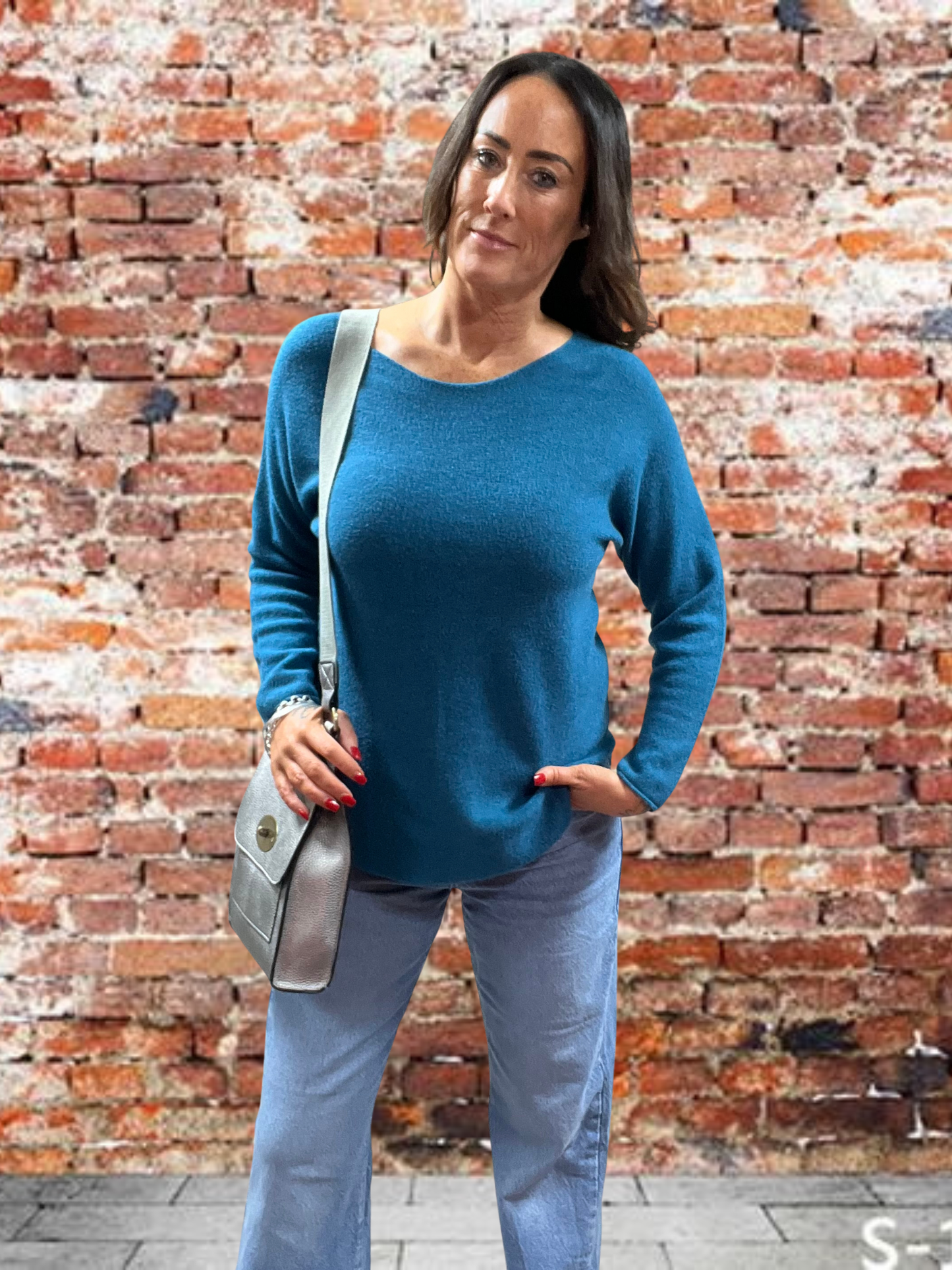 Round Neck Classic Knit