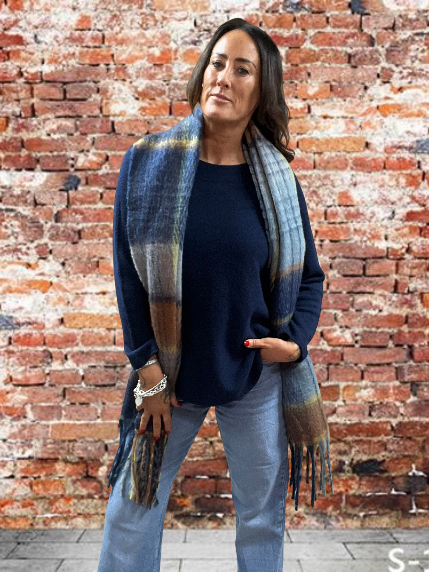 Round Neck Classic Knit