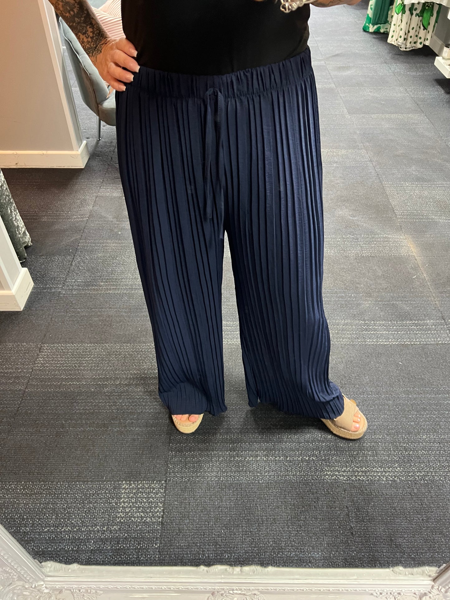 Wide Leg Pleated Trousers