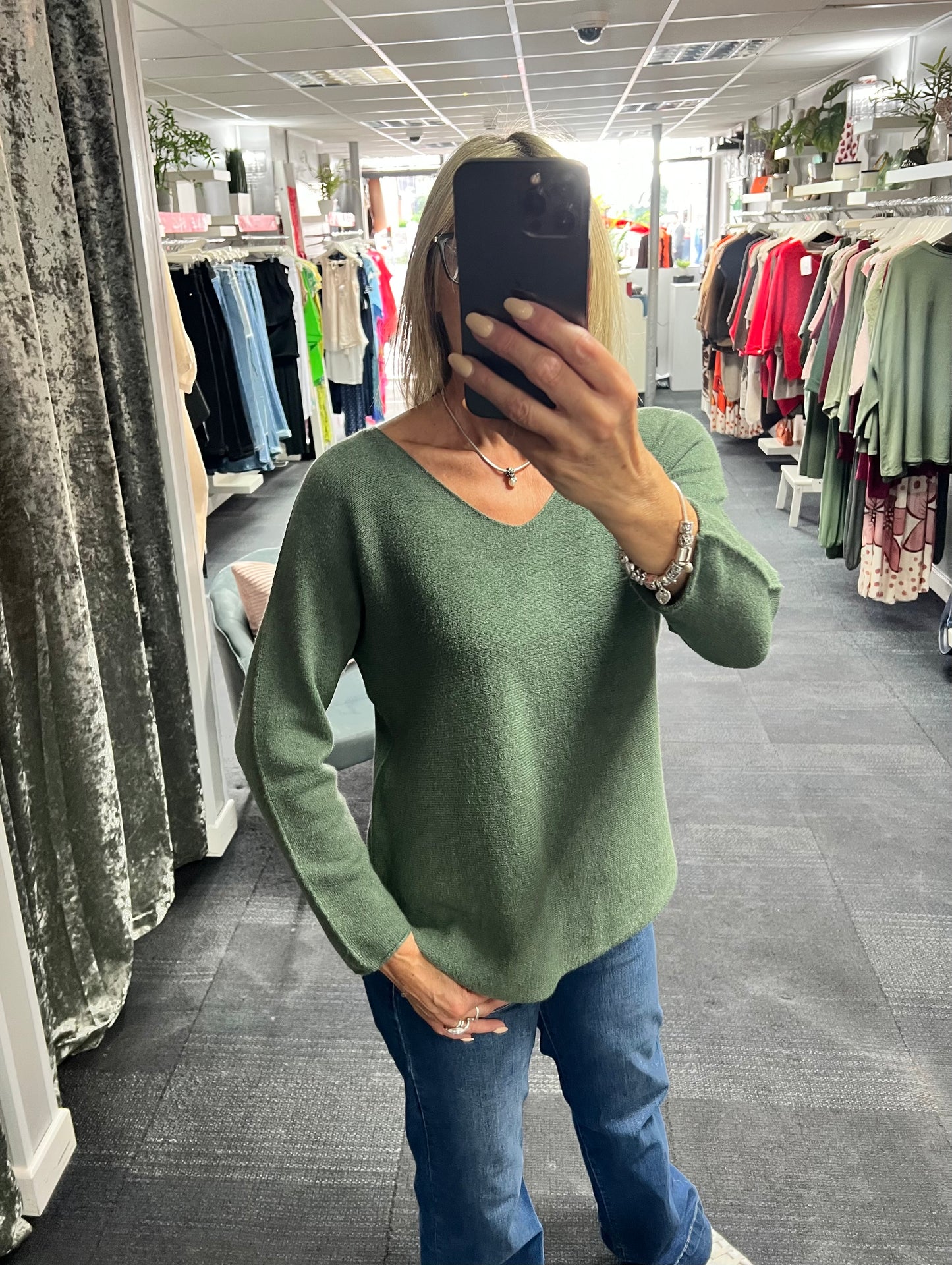 V Neck Classic Knit