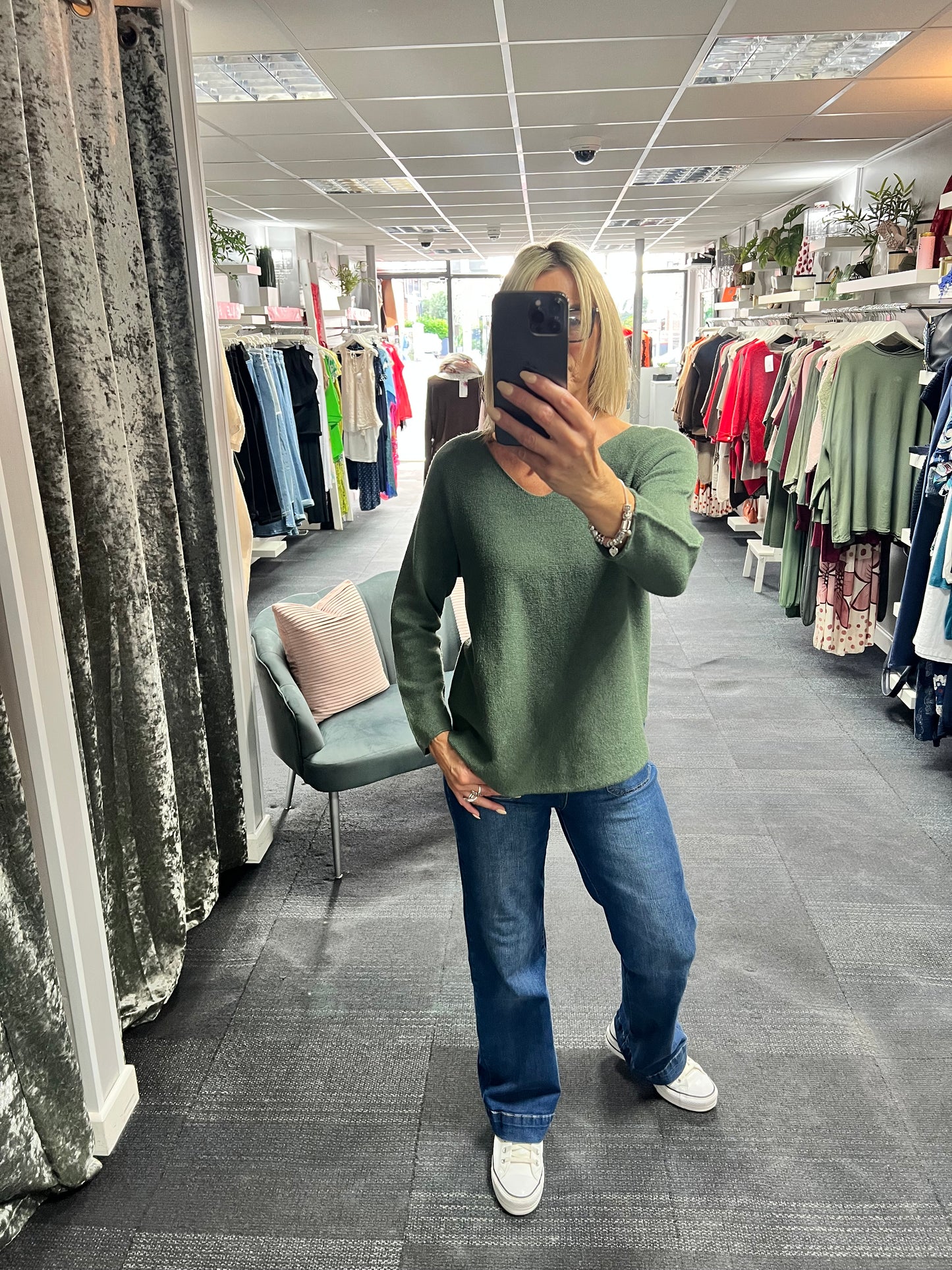 V Neck Classic Knit