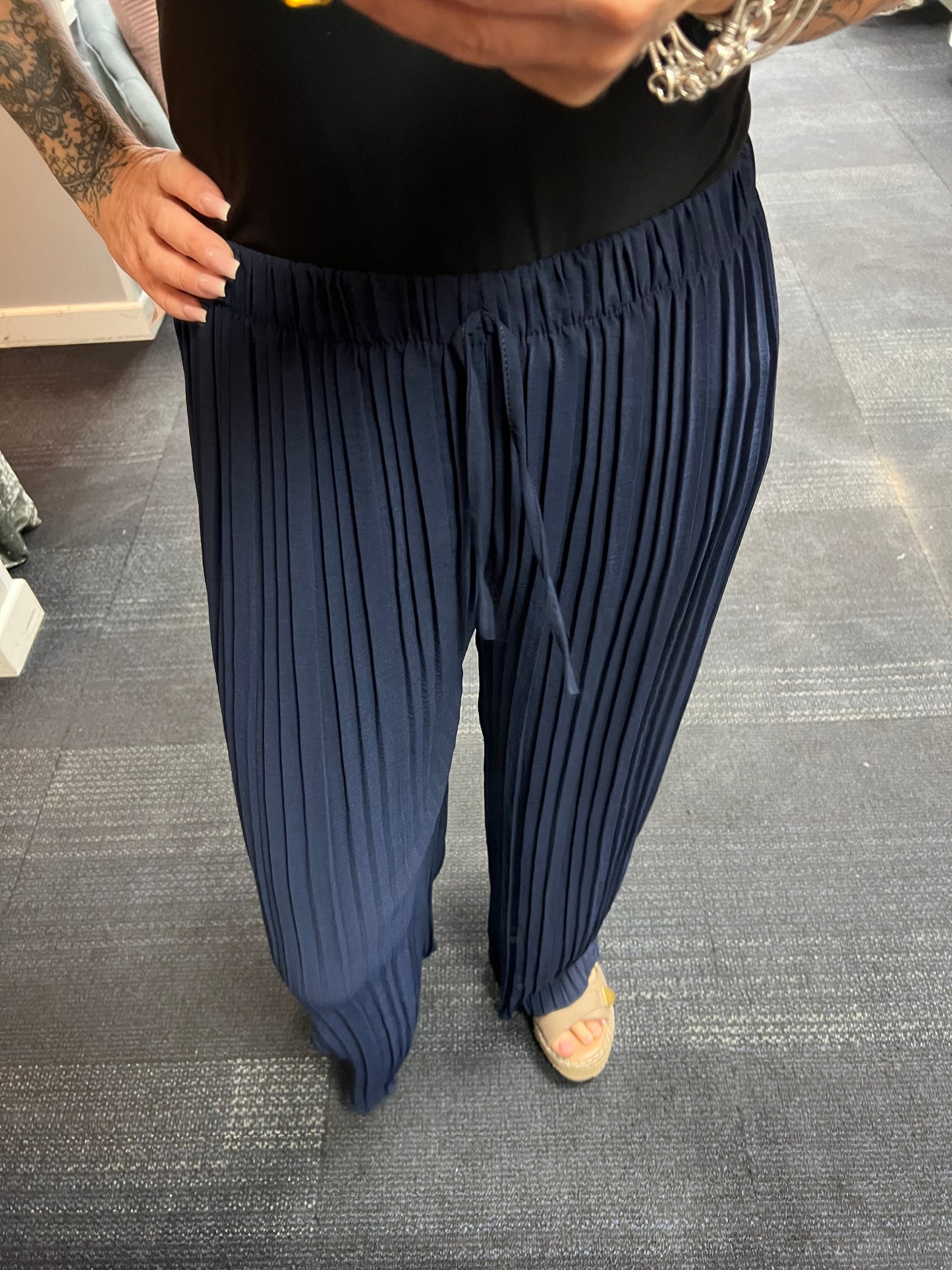 Wide Leg Pleated Trousers