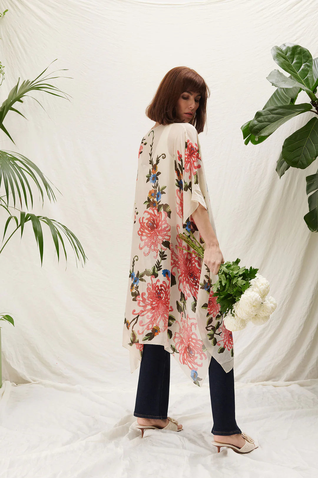 OHS Chrysanthemum Ecru Throwover