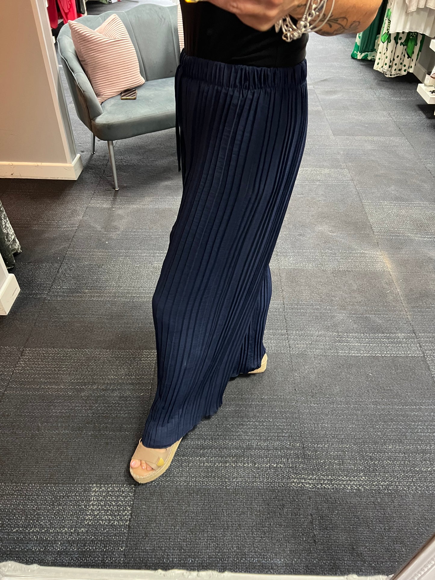 Wide Leg Pleated Trousers