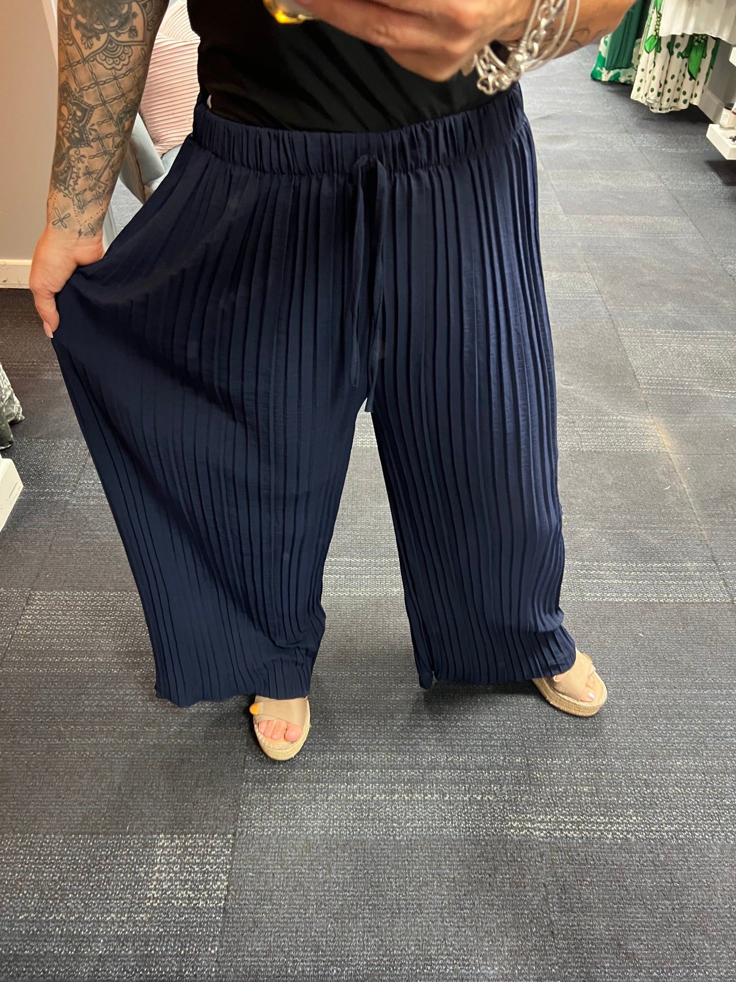 Wide Leg Pleated Trousers